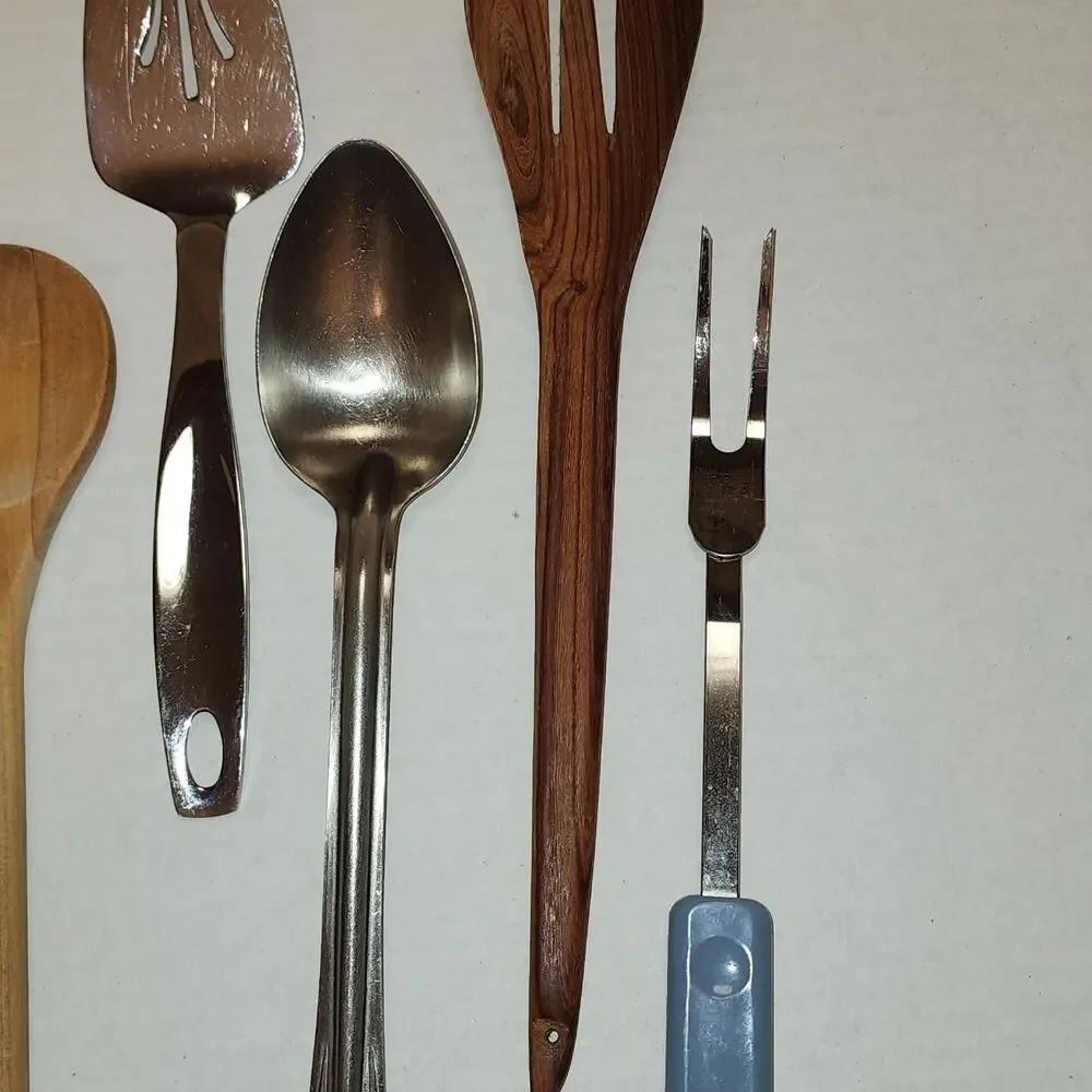 Lot of 8 cooking utensils some vintage Ekco Oneida Wooden Stainless